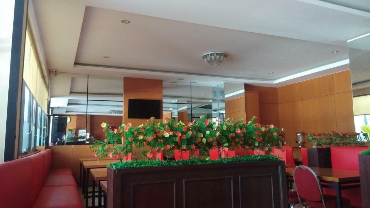 Juanda Hotel Ponorogo Zewnętrze zdjęcie